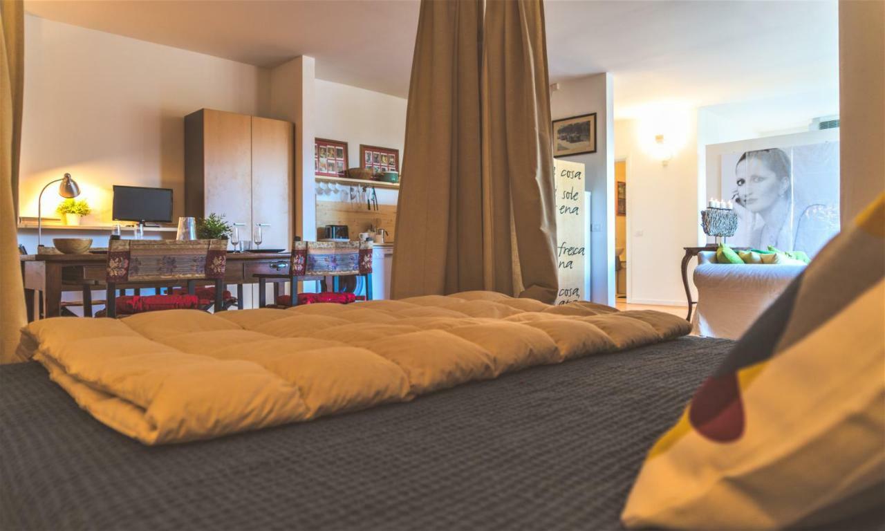 Ferienwohnung Latta Luxury Loft With Terrace Lucca Exterior foto